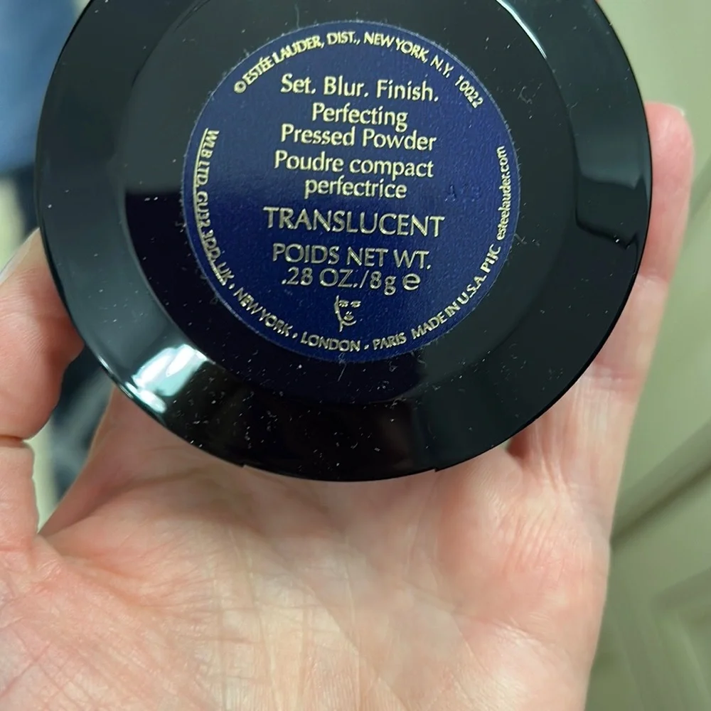 Estée Lauder Set Blur Finish Perfecting Pressed Powder-Translucent - Picture 5 of 6